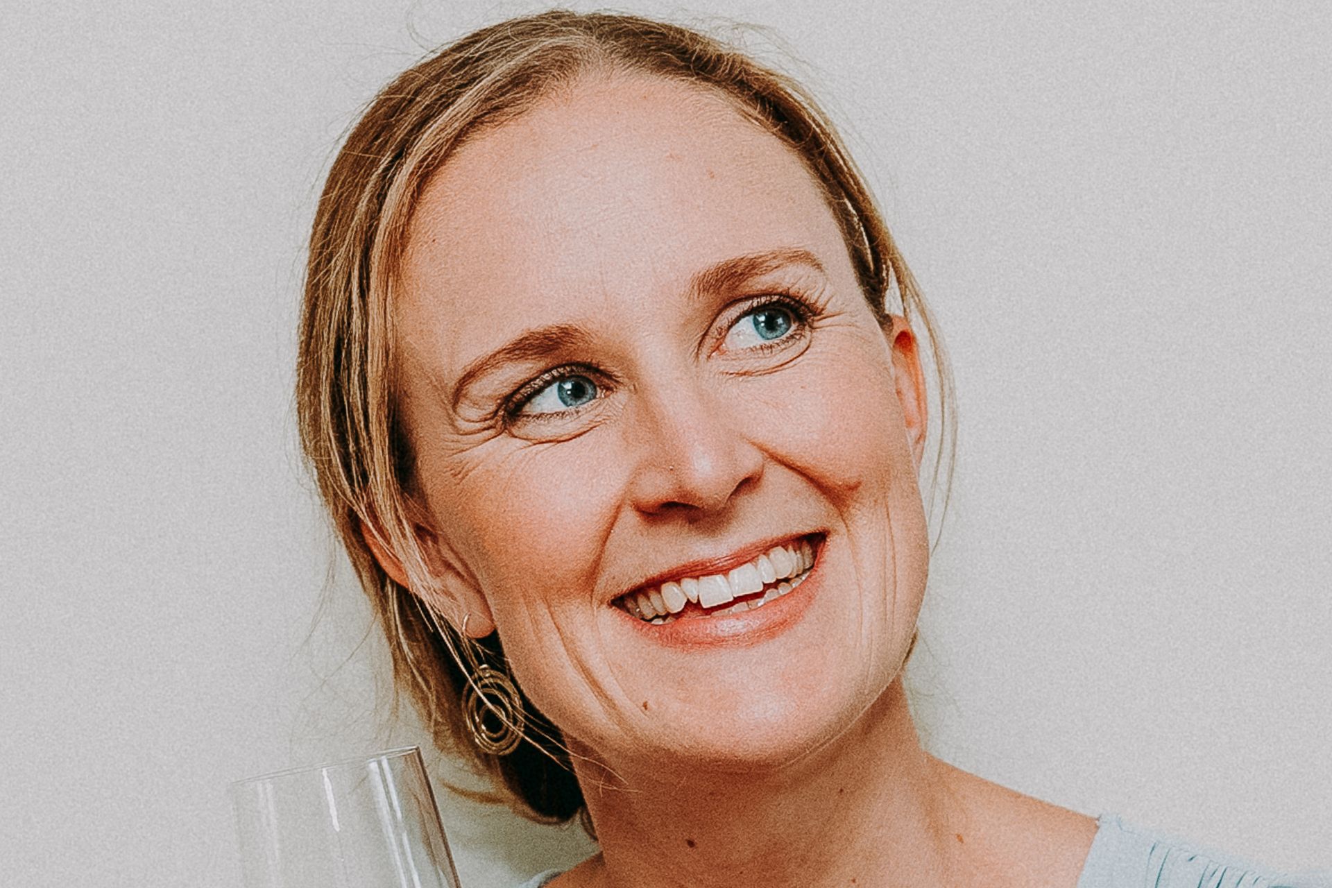 Zabiegi medycyny estetycznej po 50 roku życia – co warto wykonać?